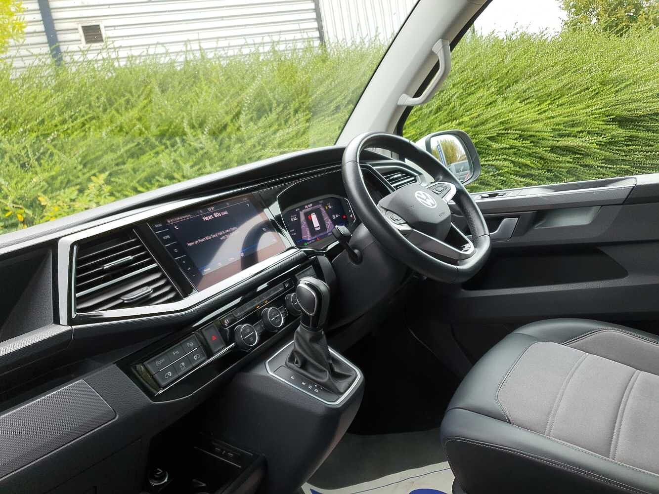 Volkswagen Caravelle Executive SWB 150 PS 2.0 TDI 7sp DSG