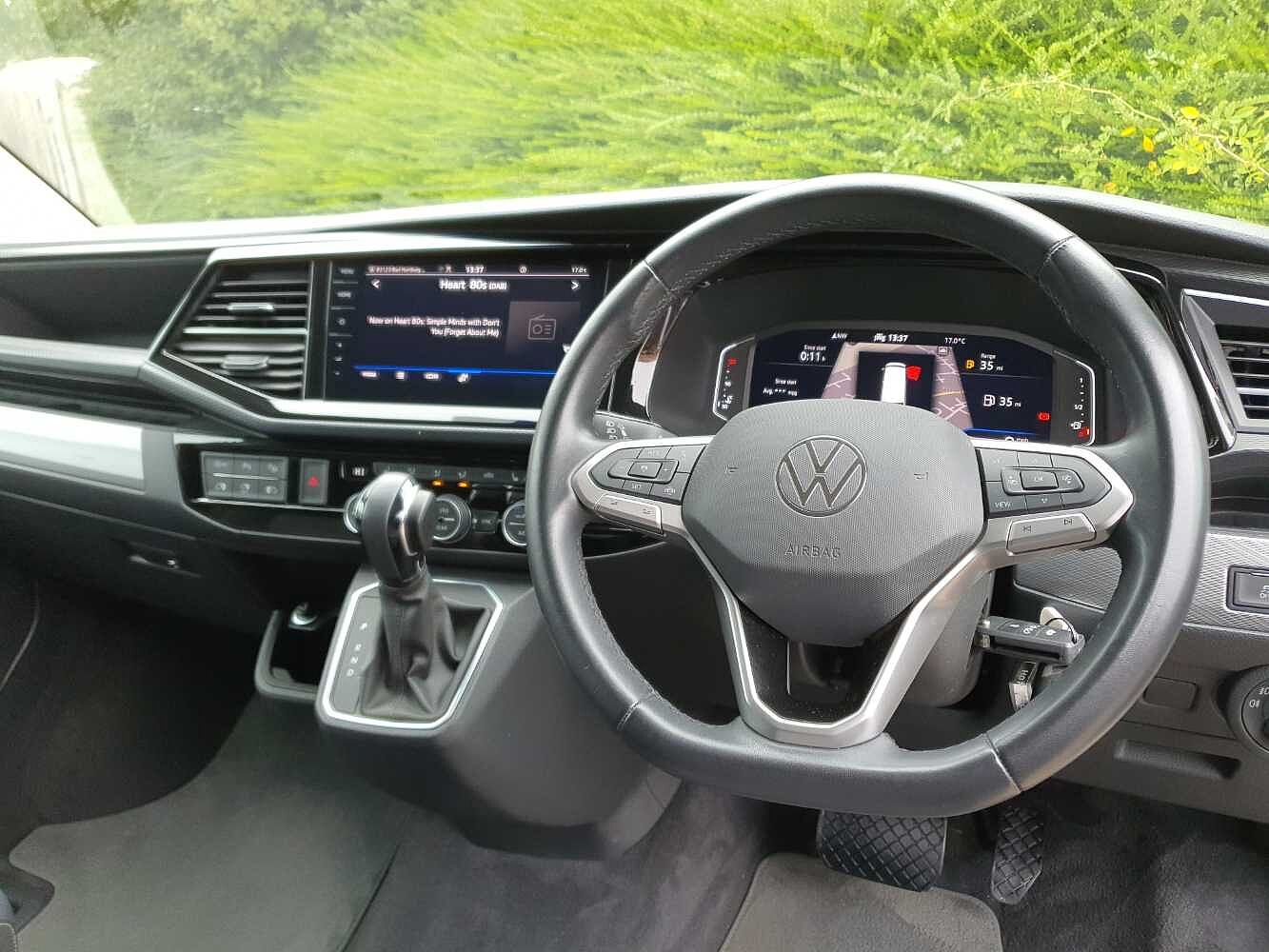Volkswagen Caravelle Executive SWB 150 PS 2.0 TDI 7sp DSG