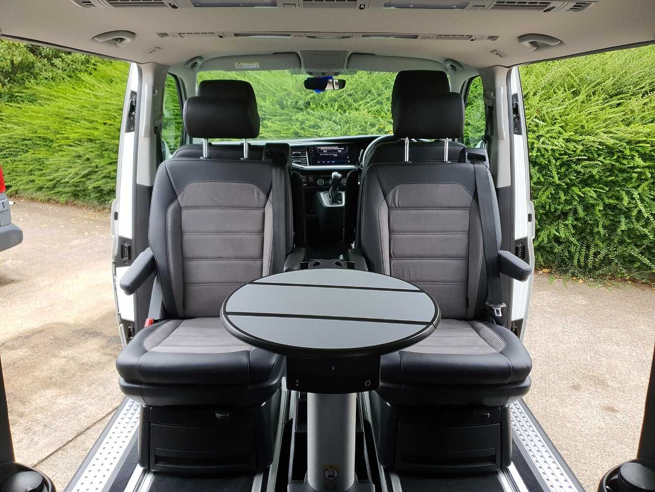 Volkswagen Caravelle Executive SWB 150 PS 2.0 TDI 7sp DSG