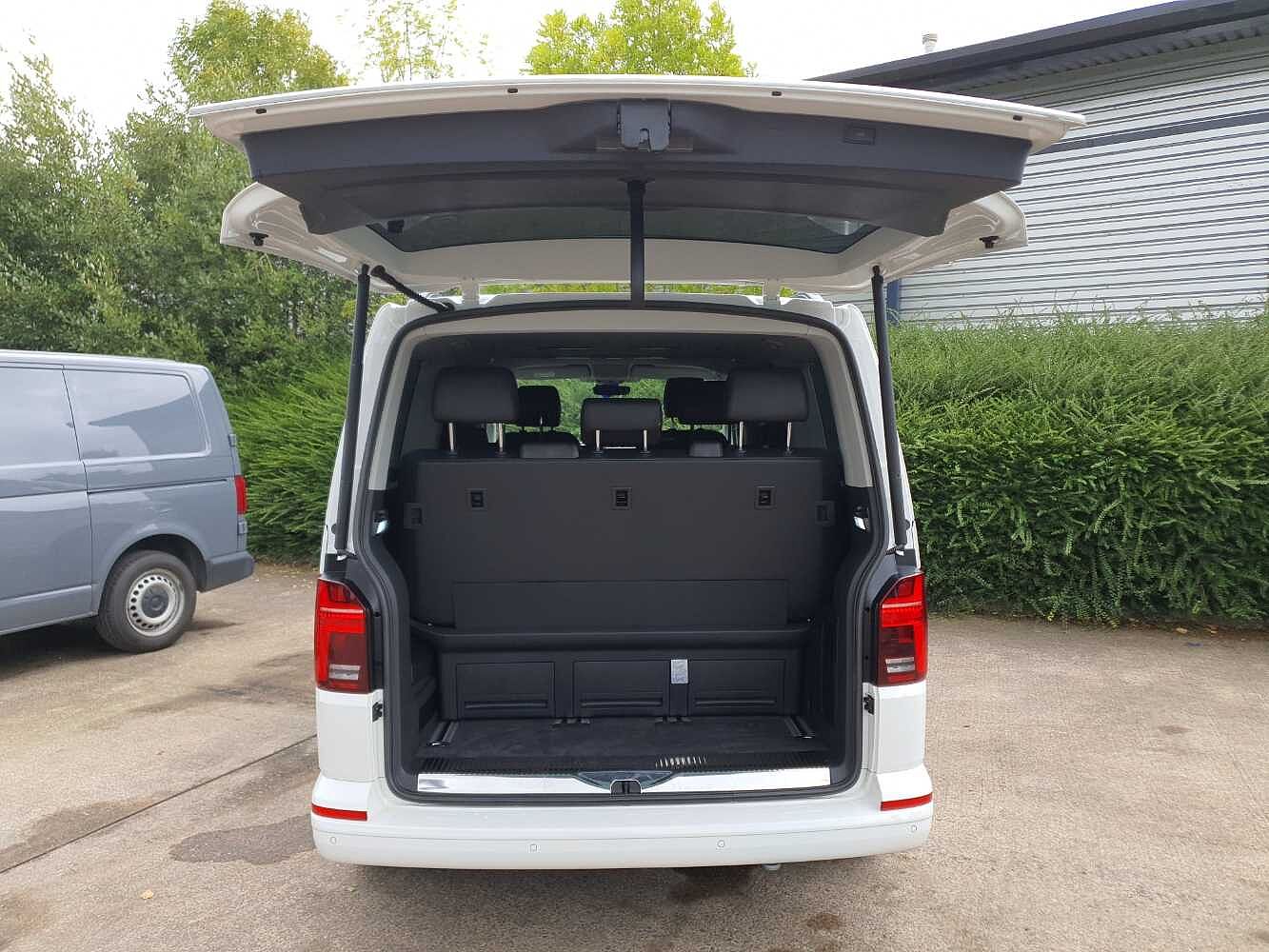 Volkswagen Caravelle Executive SWB 150 PS 2.0 TDI 7sp DSG