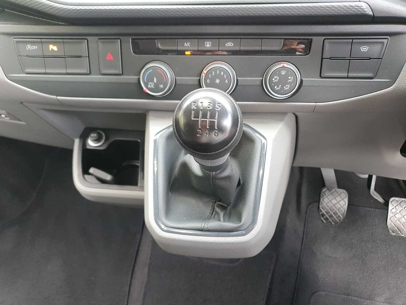 Volkswagen Transporter T32 Kombi Highline SWB 150 PS 2.0 TDI 6sp Manual