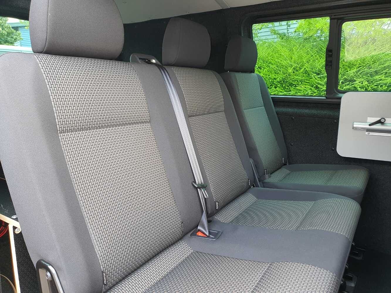 Volkswagen Transporter T32 Kombi Highline SWB 150 PS 2.0 TDI 6sp Manual