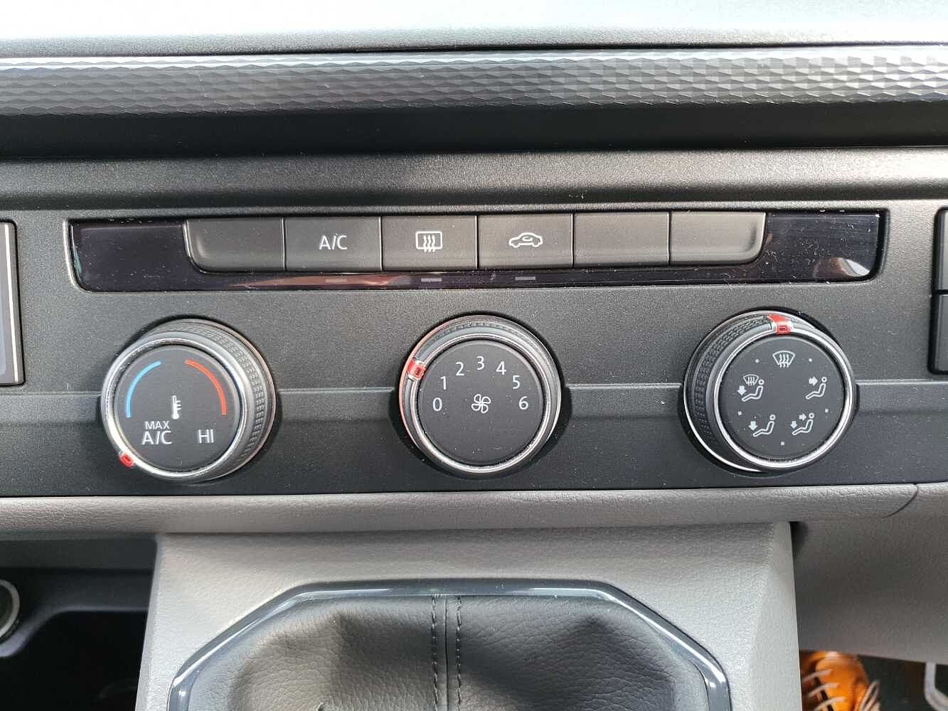 Volkswagen Transporter T32 Kombi Highline SWB 150 PS 2.0 TDI 6sp Manual