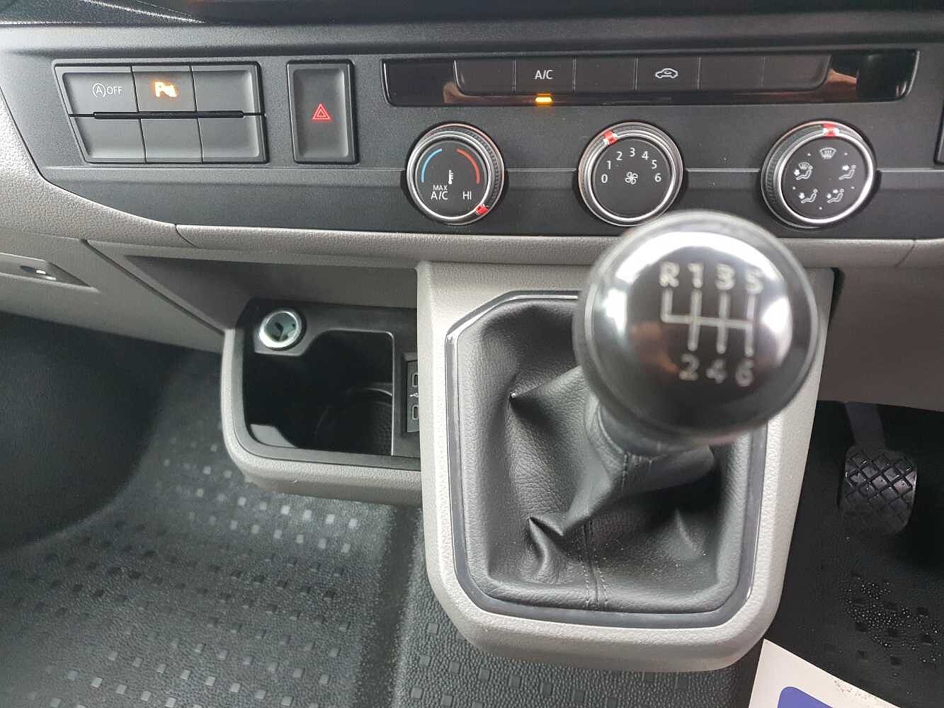 Volkswagen Transporter T28 Panel van Highline SWB 150 PS 2.0 TDI 6sp Manual