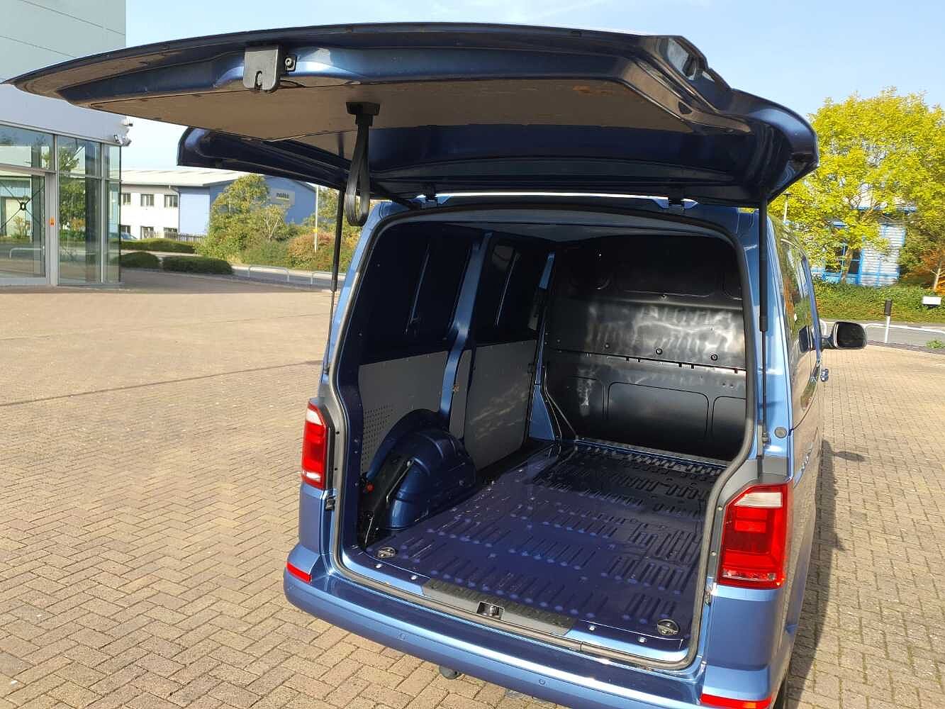 Volkswagen Transporter T32 Panel van Highline SWB EU6 204 PS 2.0 TDI BMT 7sp DSG 4MOTION