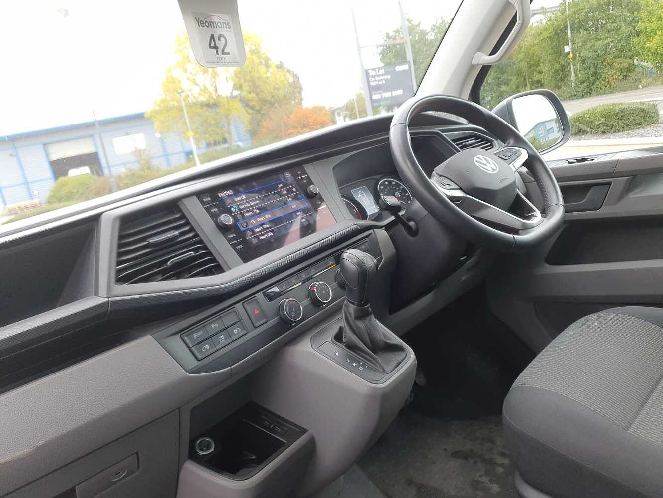 Volkswagen Transporter T30 Kombi Highline SWB 150 PS 2.0 TDI 7sp DSG