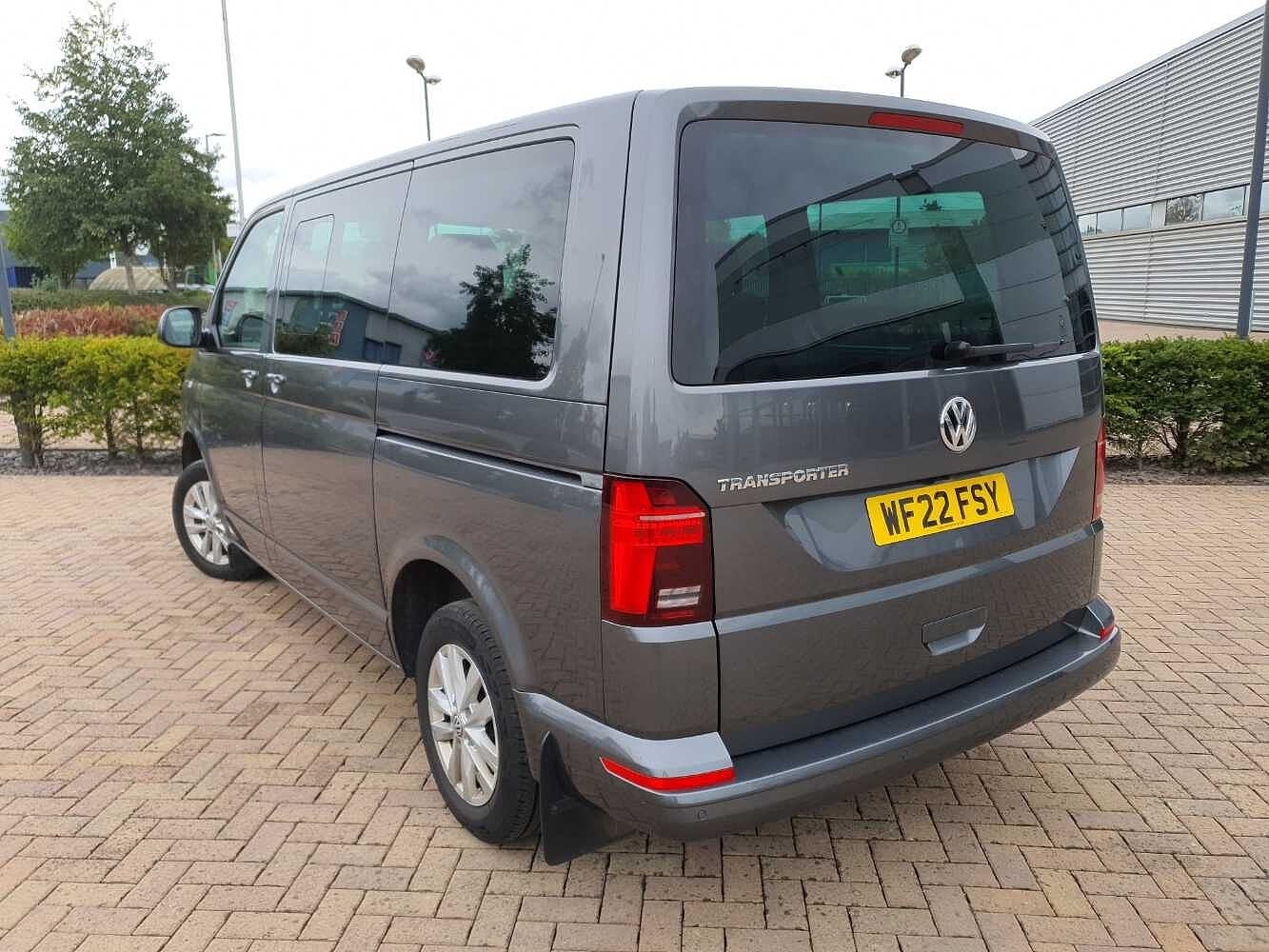 Volkswagen Transporter T30 Kombi Highline SWB 150 PS 2.0 TDI 7sp DSG