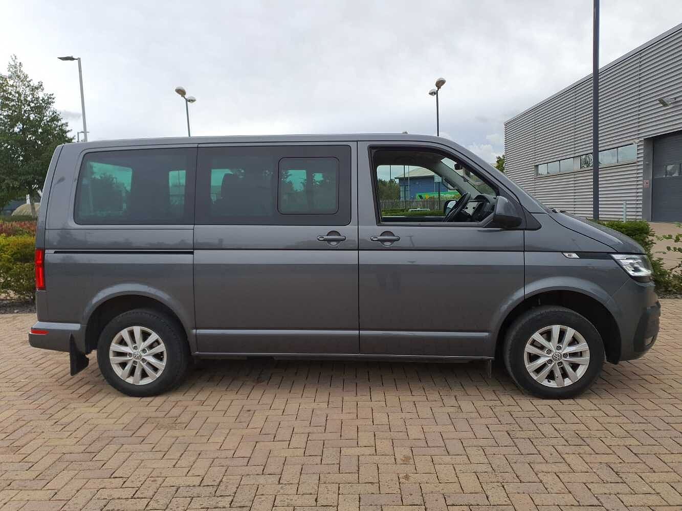 Volkswagen Transporter T30 Kombi Highline SWB 150 PS 2.0 TDI 7sp DSG