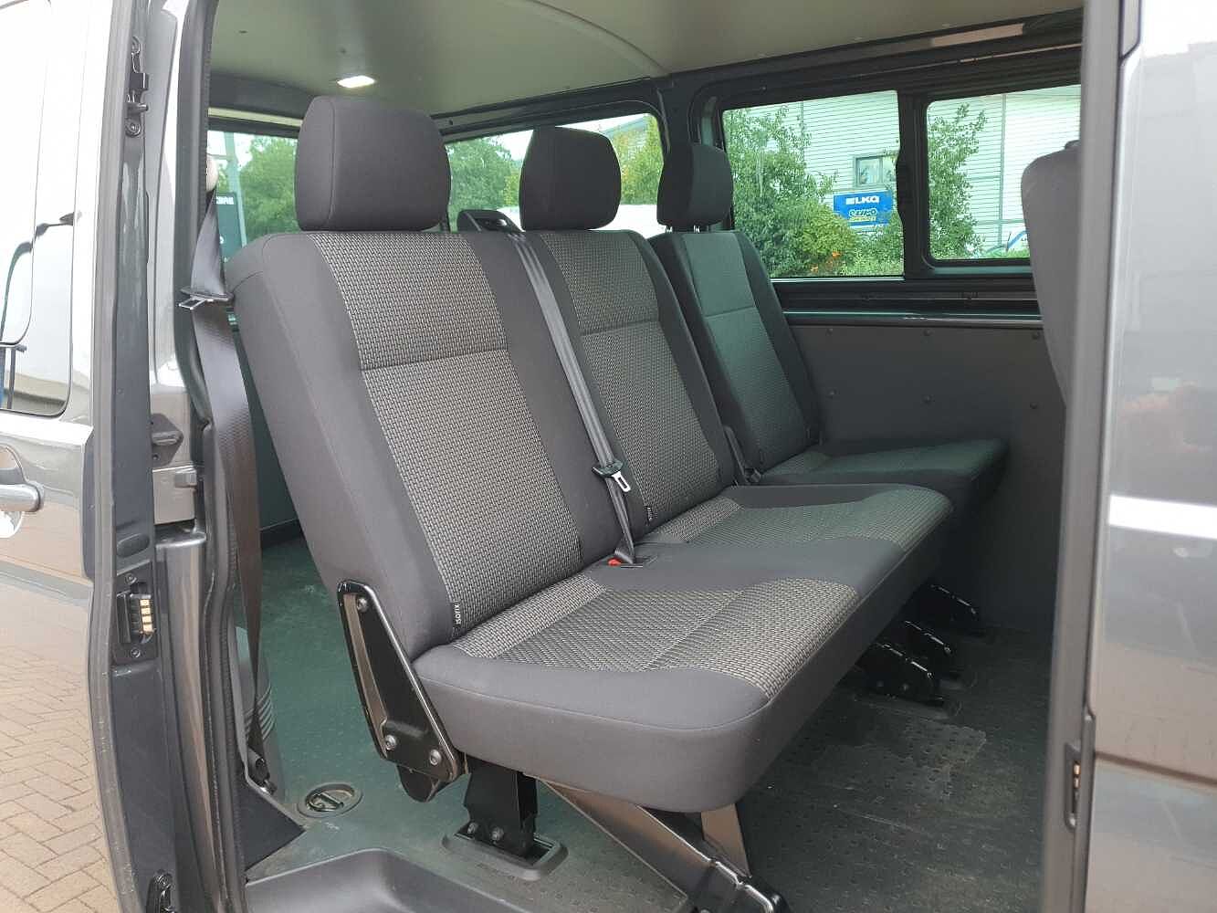 Volkswagen Transporter T30 Kombi Highline SWB 150 PS 2.0 TDI 7sp DSG