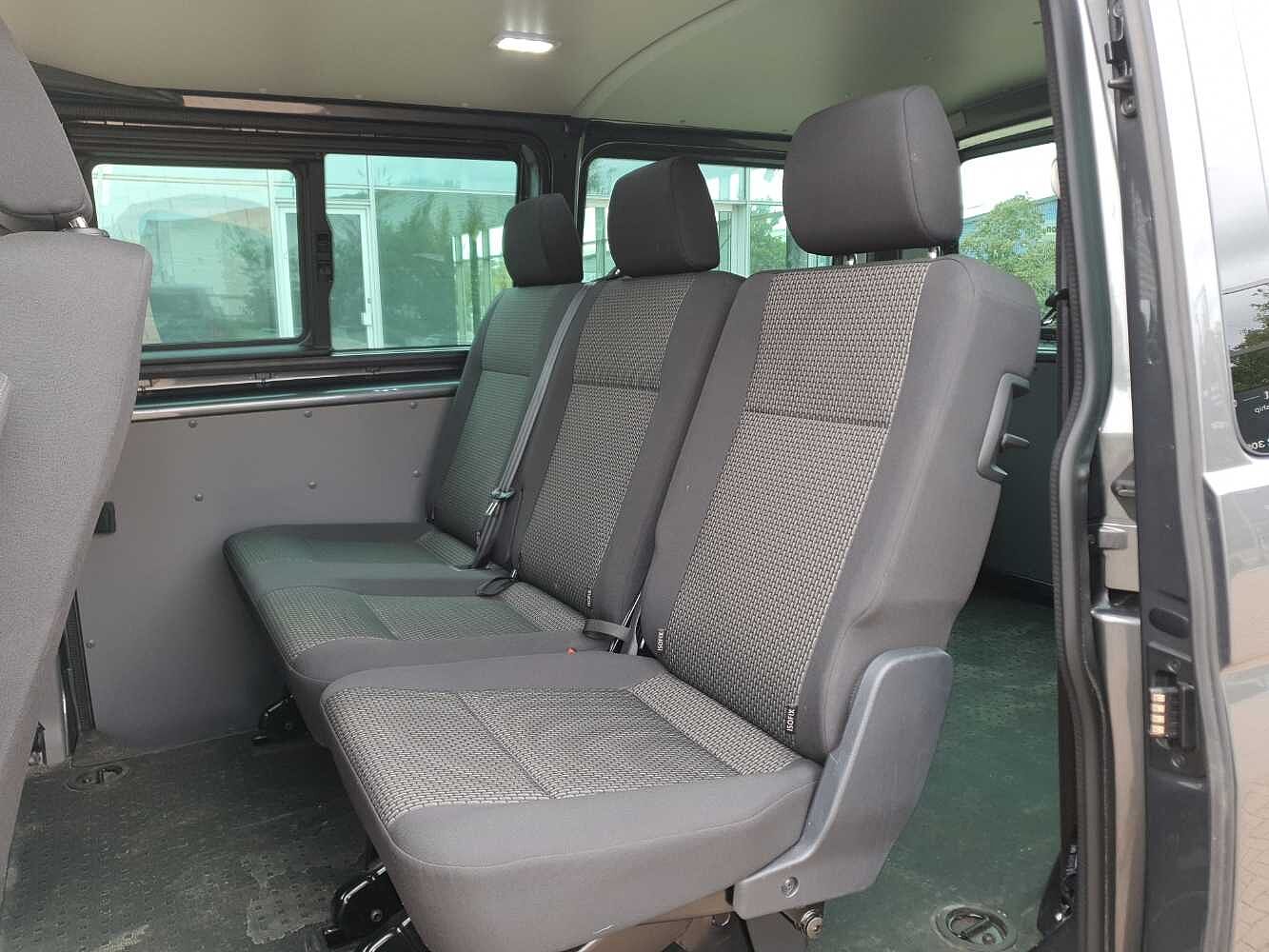 Volkswagen Transporter T30 Kombi Highline SWB 150 PS 2.0 TDI 7sp DSG
