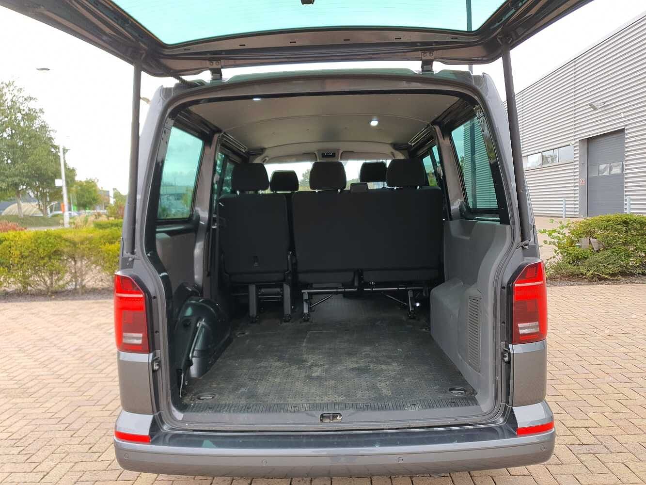 Volkswagen Transporter T30 Kombi Highline SWB 150 PS 2.0 TDI 7sp DSG