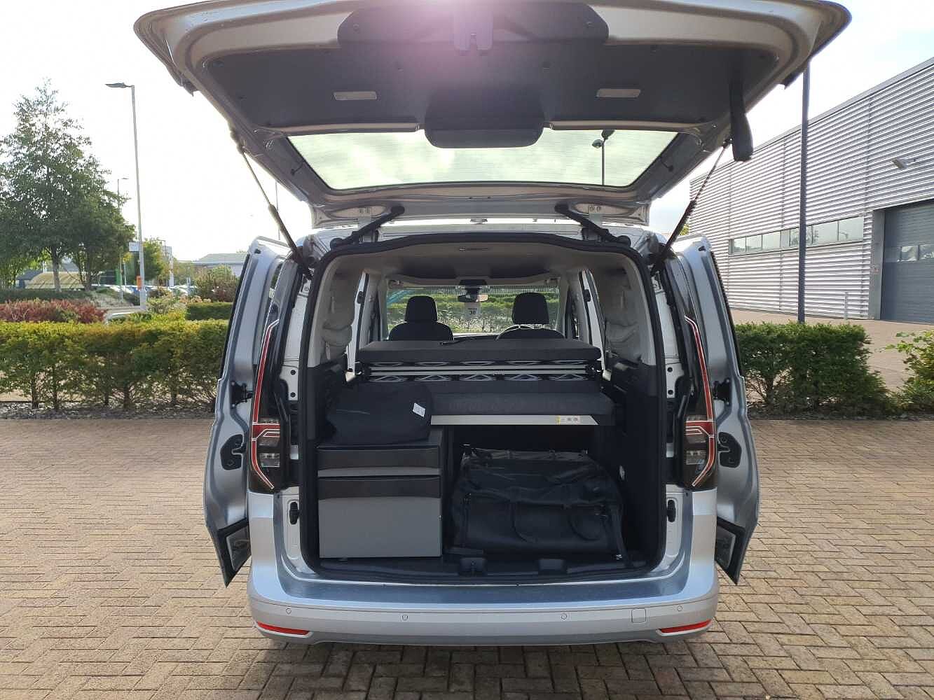 Volkswagen Caddy California Maxi Diesel Estate 122 PS 2.0 TDI 7sp DSG