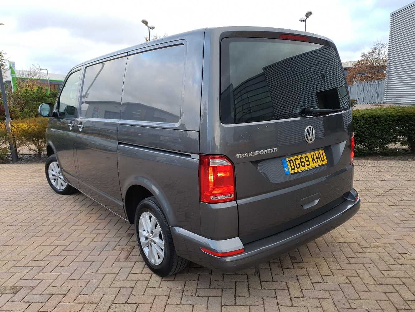 Volkswagen Transporter T28 Panel van Highline SWB 102 PS 2.0 TDI BMT 5sp Manual