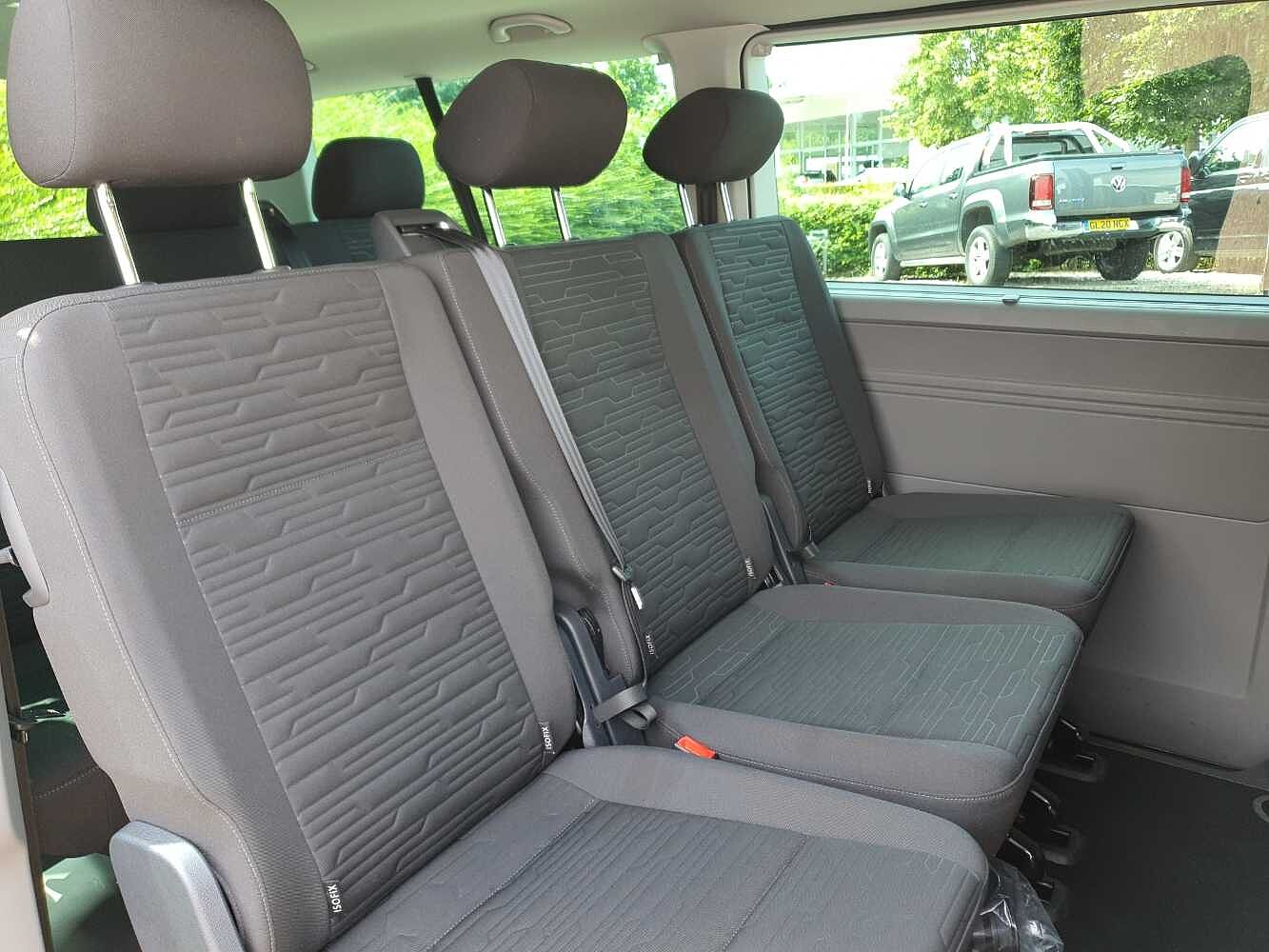 Volkswagen Transporter Shuttle SE LWB 150 PS 2.0 TDI 7sp DSG